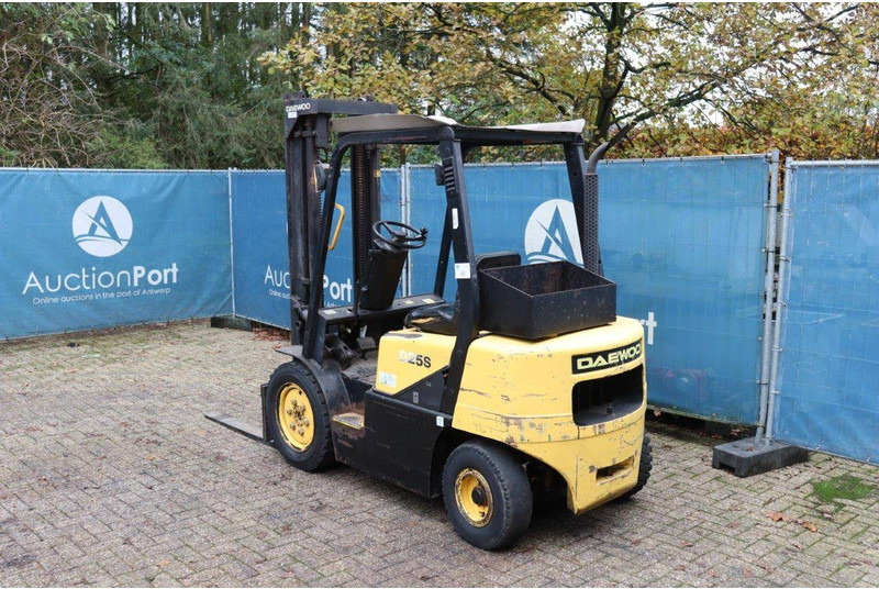 Daewoo D25-3 - Dieselstapler: das Bild 3 Daewoo D25-3 - Dieselstapler: das Bild 3