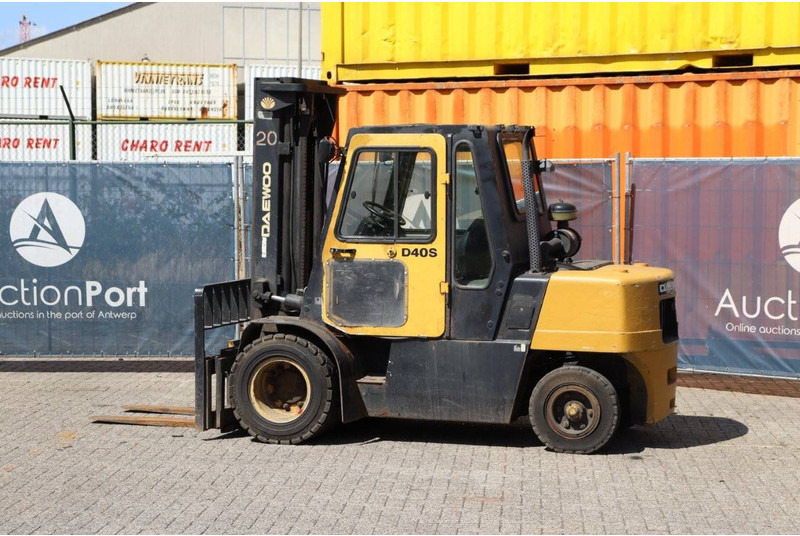 Daewoo D40S-2 - Dieselstapler: das Bild 3 Daewoo D40S-2 - Dieselstapler: das Bild 3