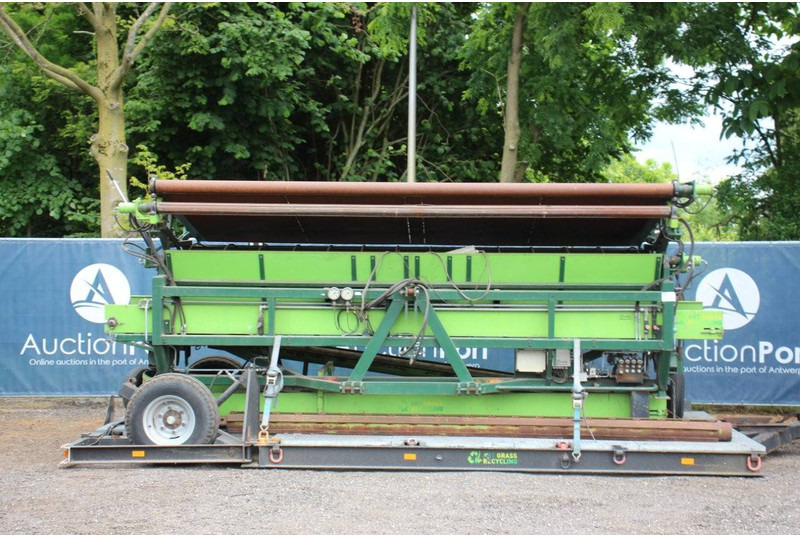 Fendt Machine for artificial grass rolls - Erntemaschine: das Bild 2 Fendt Machine for artificial grass rolls - Erntemaschine: das Bild 2