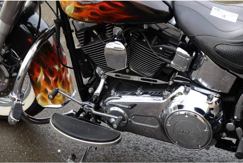 Motorrad Harley-Davidson Softail Deluxe: das Bild 18 Motorrad Harley-Davidson Softail Deluxe: das Bild 18