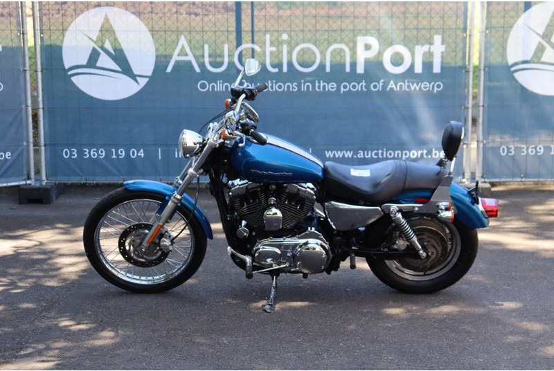 Harley-Davidson Sporster XL1200 Custom - Motorrad: das Bild 2 Harley-Davidson Sporster XL1200 Custom - Motorrad: das Bild 2