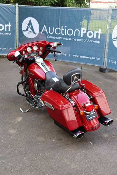 Harley-Davidson Street Glide Touring - Motorrad: das Bild 4 Harley-Davidson Street Glide Touring - Motorrad: das Bild 4