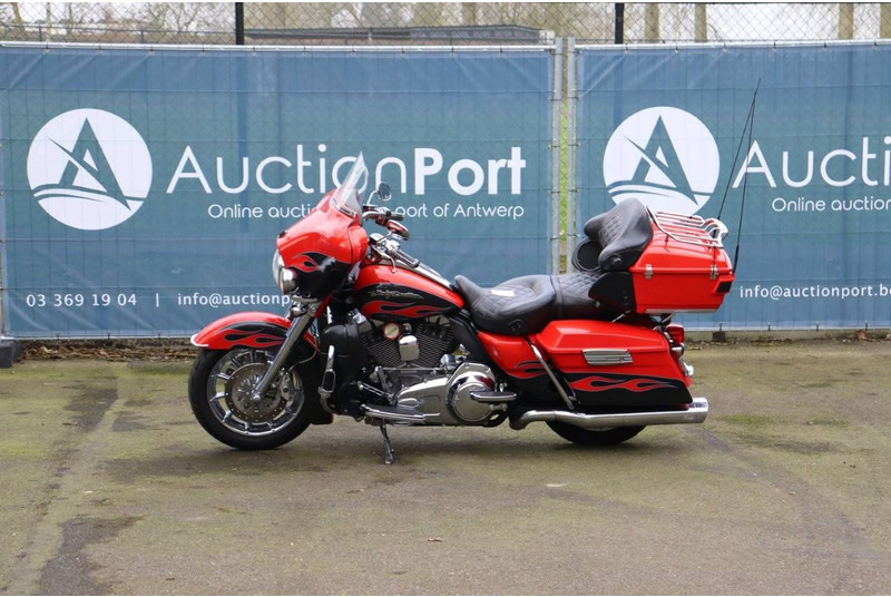 Harley-Davidson Ultra Glide CVO - Motorrad: das Bild 1 Harley-Davidson Ultra Glide CVO - Motorrad: das Bild 1
