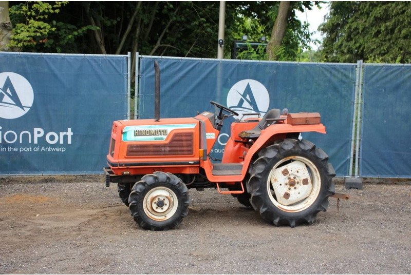 Hinomoto N239 - Traktor: das Bild 1 Hinomoto N239 - Traktor: das Bild 1