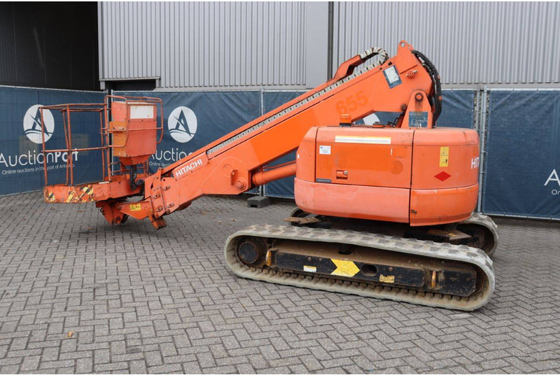 Hitachi HX99B-2 - Teleskopbühne: das Bild 3 Hitachi HX99B-2 - Teleskopbühne: das Bild 3