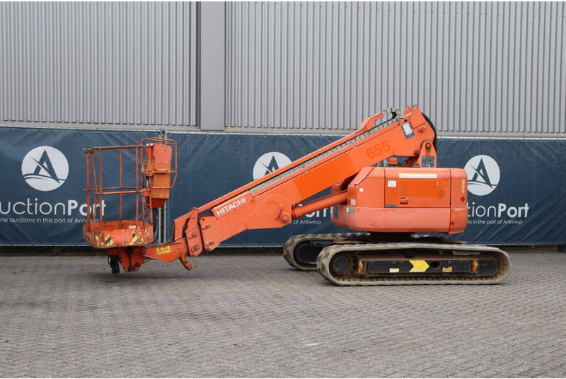 Hitachi HX99B-2 - Teleskopbühne: das Bild 1 Hitachi HX99B-2 - Teleskopbühne: das Bild 1