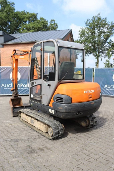 Hitachi ZX30 CLR - Kettenbagger: das Bild 4 Hitachi ZX30 CLR - Kettenbagger: das Bild 4