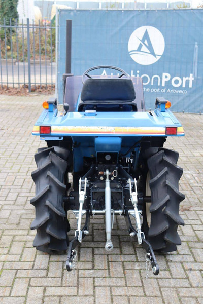 Iseki Landhope 140 - Traktor: das Bild 5 Iseki Landhope 140 - Traktor: das Bild 5