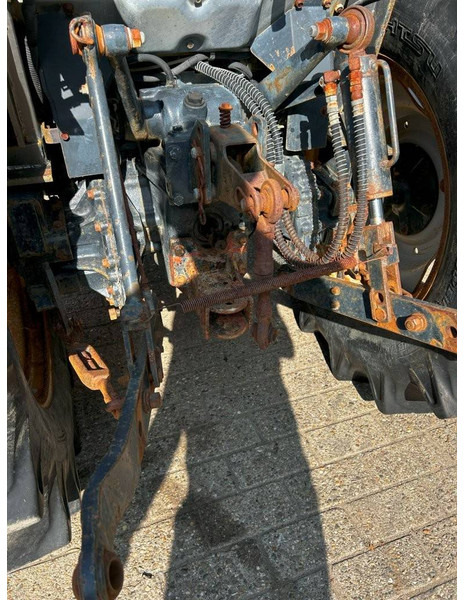 Iseki TG33F - Traktor: das Bild 5 Iseki TG33F - Traktor: das Bild 5