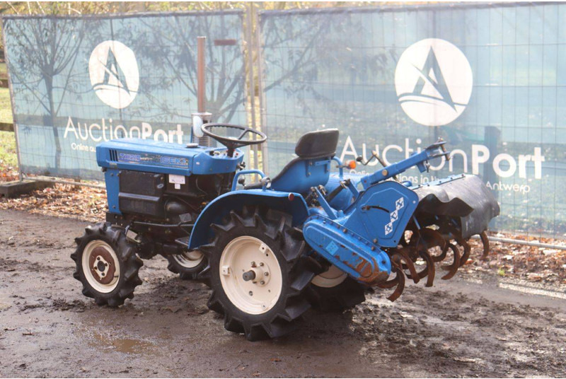 Iseki TX1210 - Traktor: das Bild 3 Iseki TX1210 - Traktor: das Bild 3