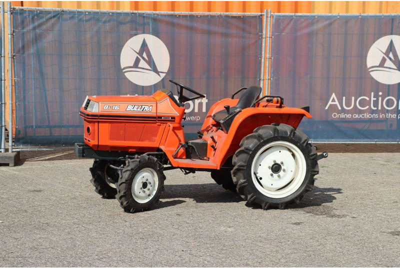 Kubota B1-16 Bulltra - Traktor: das Bild 1 Kubota B1-16 Bulltra - Traktor: das Bild 1