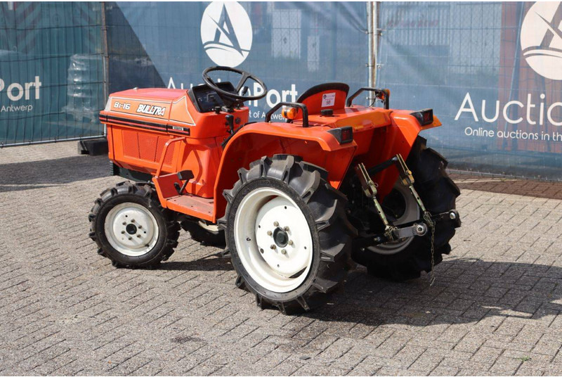 Kubota B1-16 Bulltra - Traktor: das Bild 4 Kubota B1-16 Bulltra - Traktor: das Bild 4