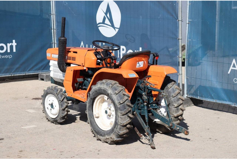 Kubota B1400 - Traktor: das Bild 3 Kubota B1400 - Traktor: das Bild 3