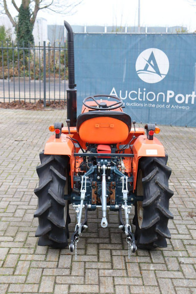 Kubota B1502DT - Traktor: das Bild 5 Kubota B1502DT - Traktor: das Bild 5