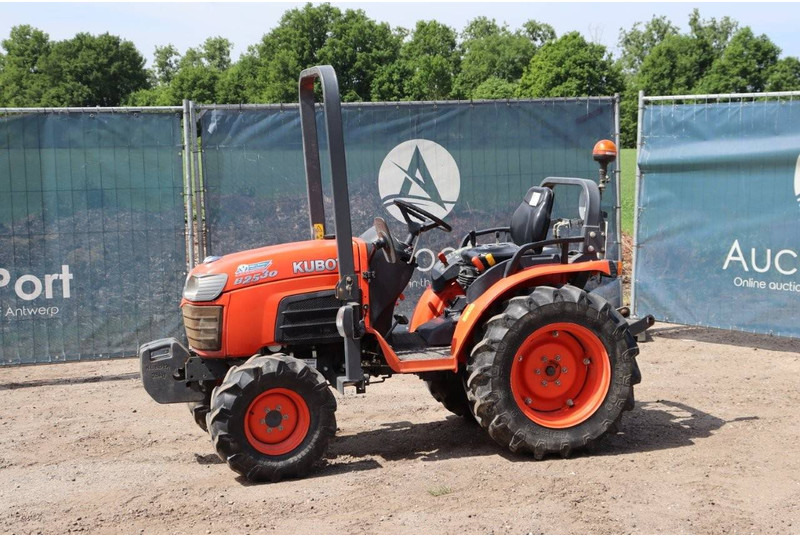 Kubota B2530 - Traktor: das Bild 1 Kubota B2530 - Traktor: das Bild 1