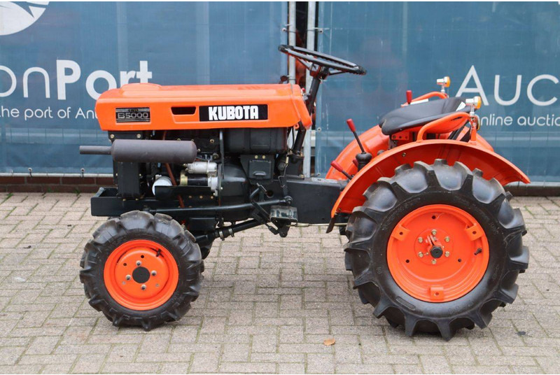 Kubota B5000 - Traktor: das Bild 2 Kubota B5000 - Traktor: das Bild 2