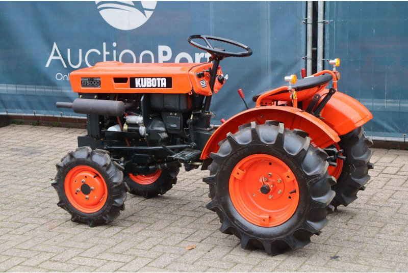Kubota B5000 - Traktor: das Bild 3 Kubota B5000 - Traktor: das Bild 3