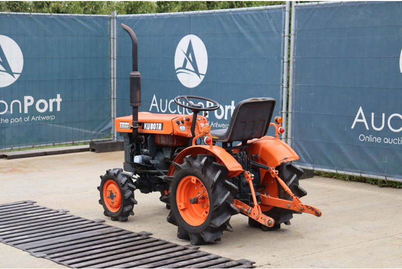Kubota B5000 - Traktor: das Bild 4 Kubota B5000 - Traktor: das Bild 4