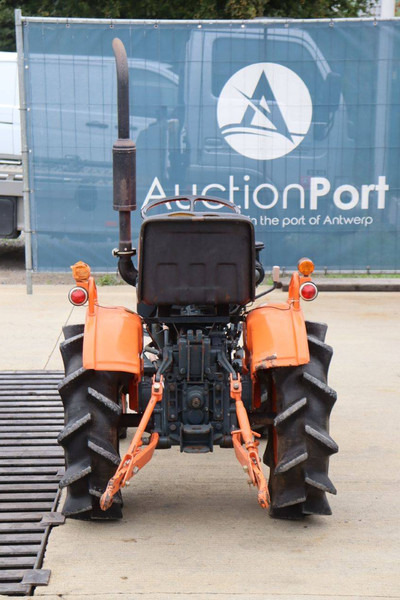 Kubota B5000 - Traktor: das Bild 5 Kubota B5000 - Traktor: das Bild 5
