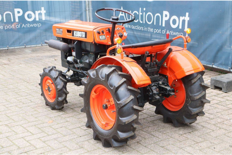 Kubota B5000 - Traktor: das Bild 4 Kubota B5000 - Traktor: das Bild 4