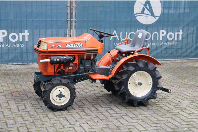 Kubota B5001 - Traktor: das Bild 1 Kubota B5001 - Traktor: das Bild 1