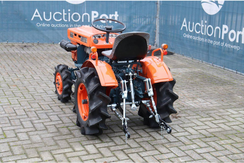 Kubota B5001 - Traktor: das Bild 4 Kubota B5001 - Traktor: das Bild 4