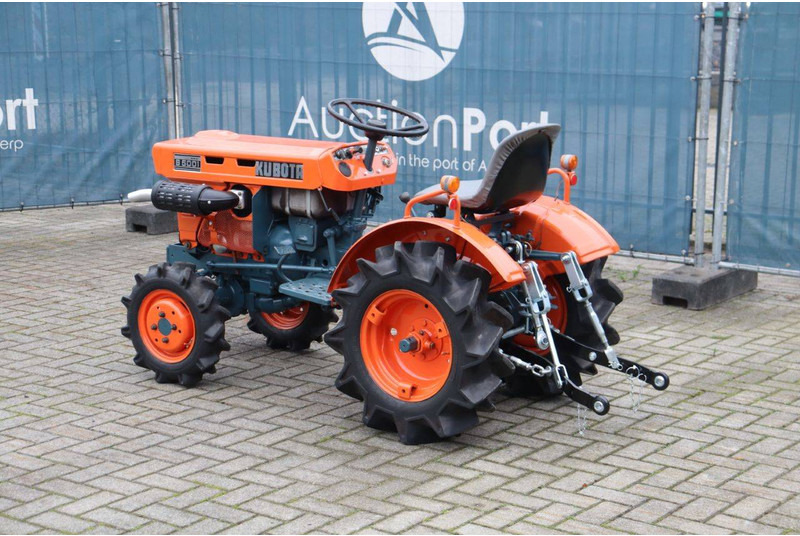 Kubota B5001 - Traktor: das Bild 3 Kubota B5001 - Traktor: das Bild 3