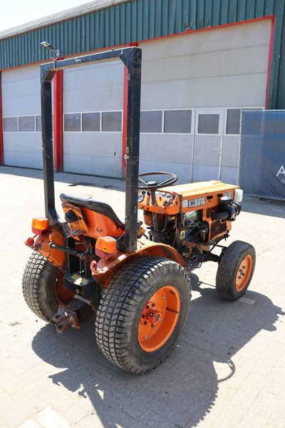 Kubota B6100 D - Traktor: das Bild 5 Kubota B6100 D - Traktor: das Bild 5