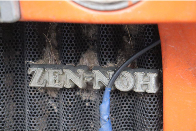 Traktor Kubota B7001: das Bild 12