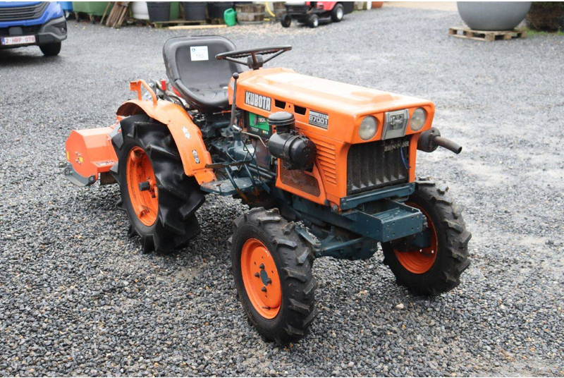 Traktor Kubota B7001: das Bild 7