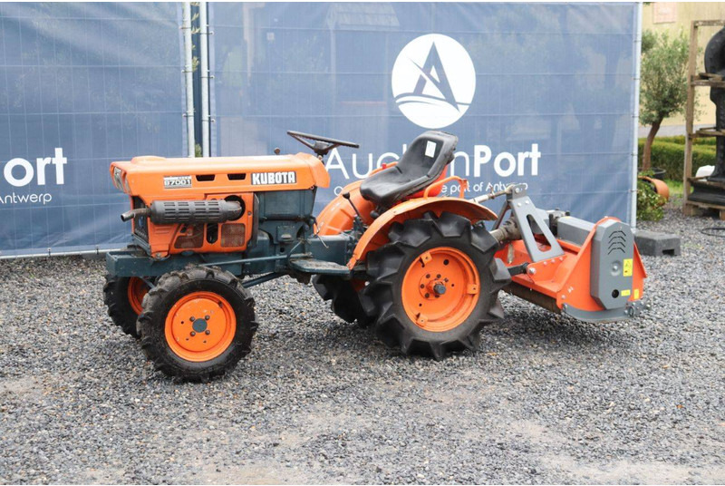 Kubota B7001 - Traktor: das Bild 1 Kubota B7001 - Traktor: das Bild 1
