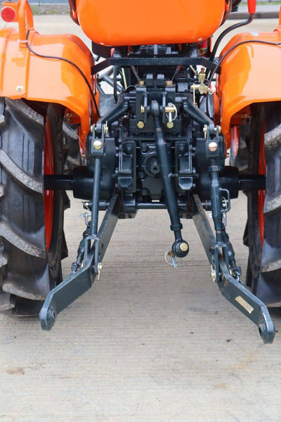 Traktor Kubota B7001DT: das Bild 19