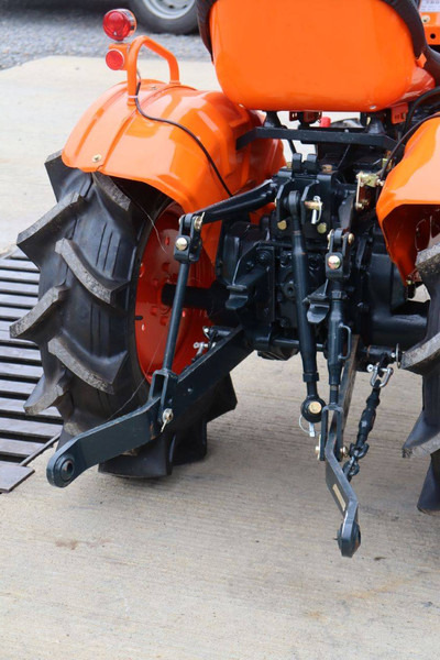 Traktor Kubota B7001DT: das Bild 20