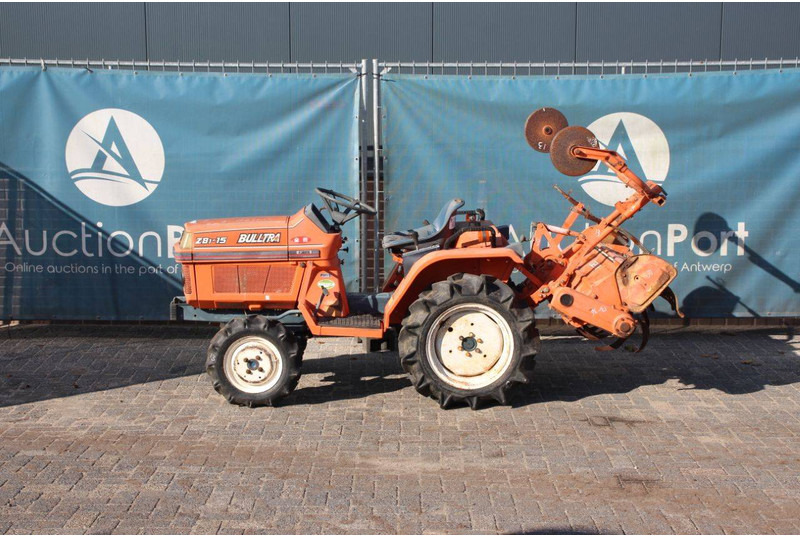 Kubota Bulltra ZB1-15 - Traktor: das Bild 2 Kubota Bulltra ZB1-15 - Traktor: das Bild 2