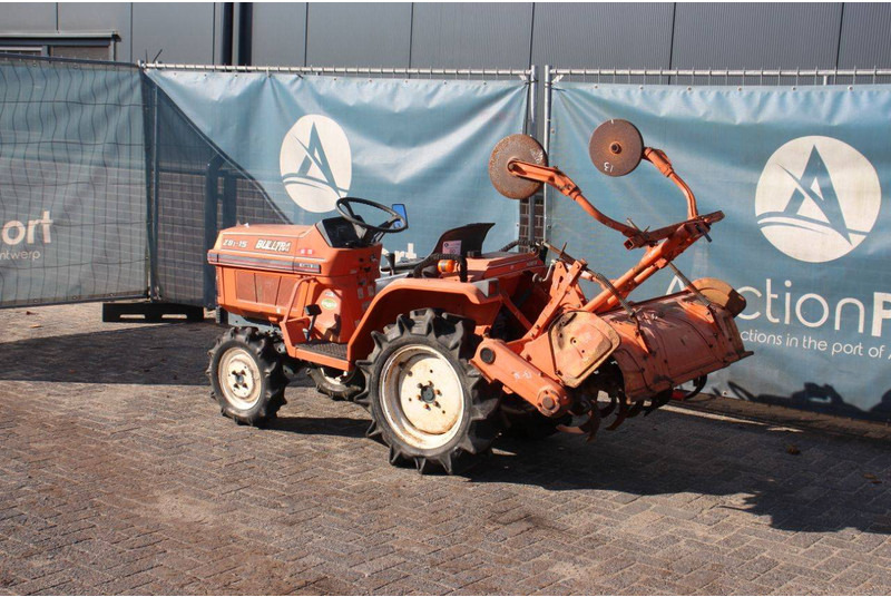 Kubota Bulltra ZB1-15 - Traktor: das Bild 3 Kubota Bulltra ZB1-15 - Traktor: das Bild 3