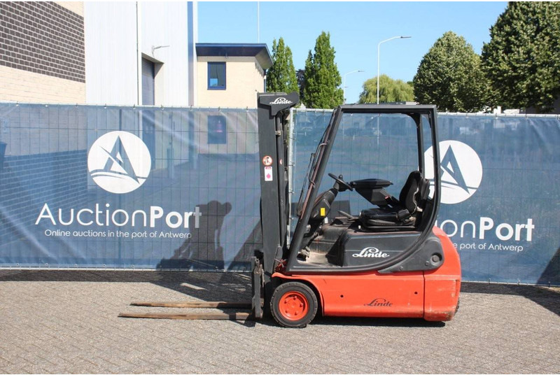 Linde E16C-02 - Elektrostapler: das Bild 2 Linde E16C-02 - Elektrostapler: das Bild 2