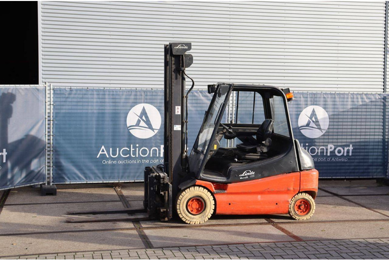 Linde E30-02 - Elektrostapler: das Bild 1 Linde E30-02 - Elektrostapler: das Bild 1