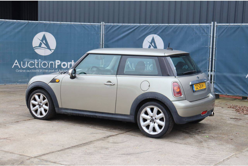 MINI Cooper - Limousine: das Bild 3 MINI Cooper - Limousine: das Bild 3
