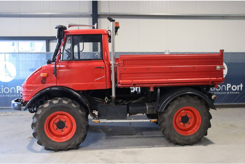 Mercedes-Benz Unimog 406 - Pritsche LKW: das Bild 2 Mercedes-Benz Unimog 406 - Pritsche LKW: das Bild 2