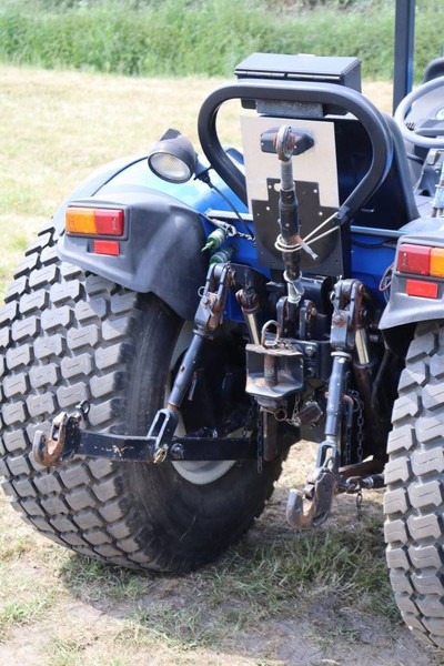 Traktor New Holland T3040: das Bild 19