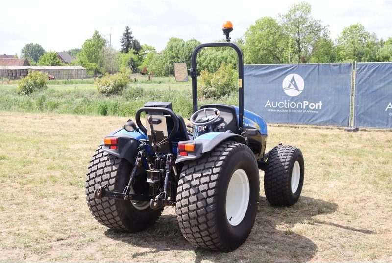 Traktor New Holland T3040: das Bild 6