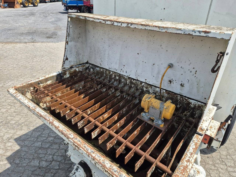 Stationäre Betonpumpe Schwing Stetter BP 4000 HDR D: das Bild 6