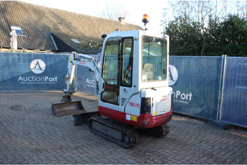 Takeuchi TB016 - Minibagger: das Bild 3 Takeuchi TB016 - Minibagger: das Bild 3