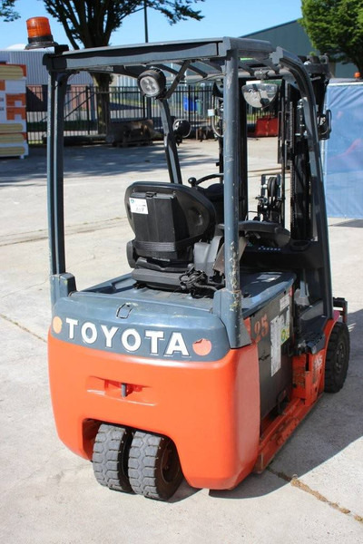 Toyota 8FBE18T - Elektrostapler: das Bild 5 Toyota 8FBE18T - Elektrostapler: das Bild 5