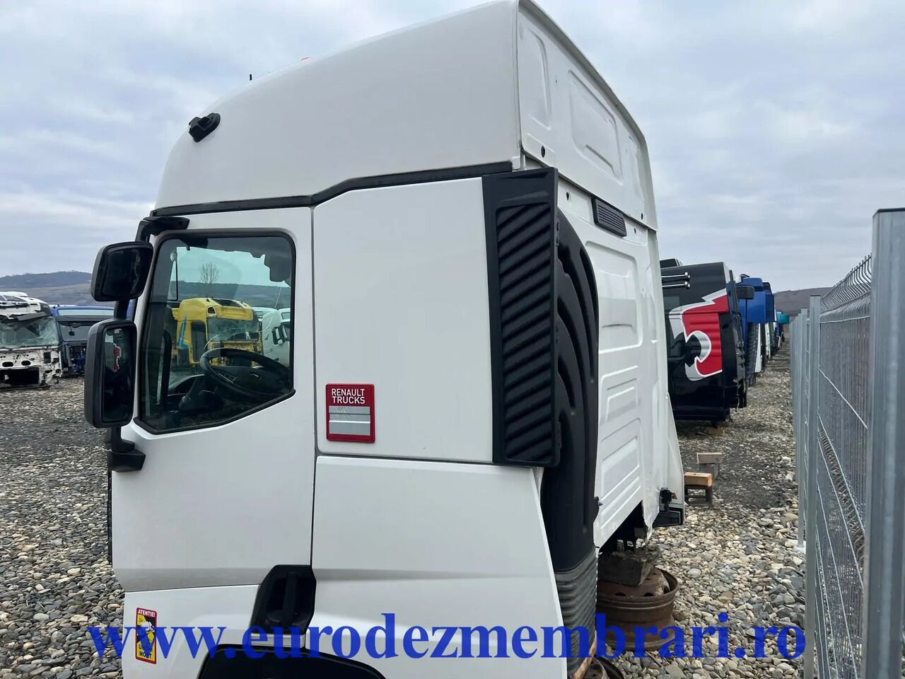 CABINA RENAULT T SLEEPER - Fahrerhaus für LKW: das Bild 4 CABINA RENAULT T SLEEPER - Fahrerhaus für LKW: das Bild 4