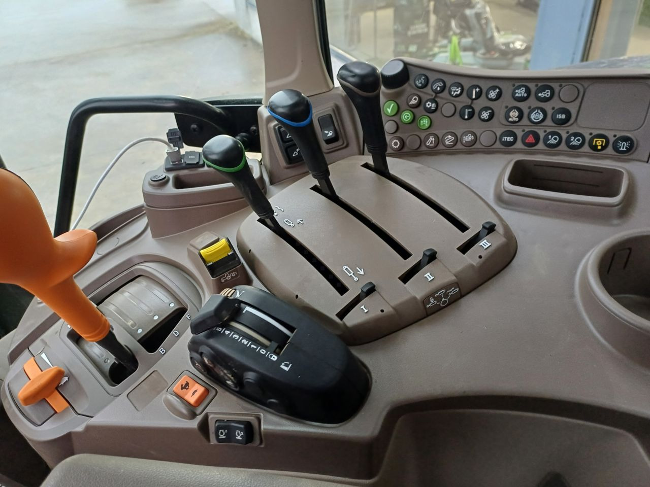 John Deere 6130m - Traktor: das Bild 4 John Deere 6130m - Traktor: das Bild 4