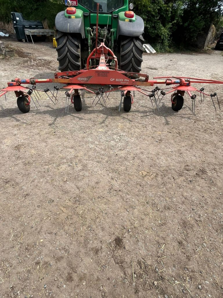 Kuhn GF5001MH - Heuwender/ Wenderechen: das Bild 1 Kuhn GF5001MH - Heuwender/ Wenderechen: das Bild 1