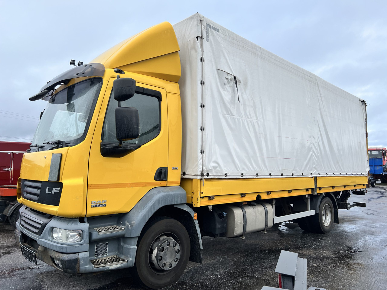 CAMION TAULINER DAF 55.250 - Plane LKW: das Bild 2 CAMION TAULINER DAF 55.250 - Plane LKW: das Bild 2