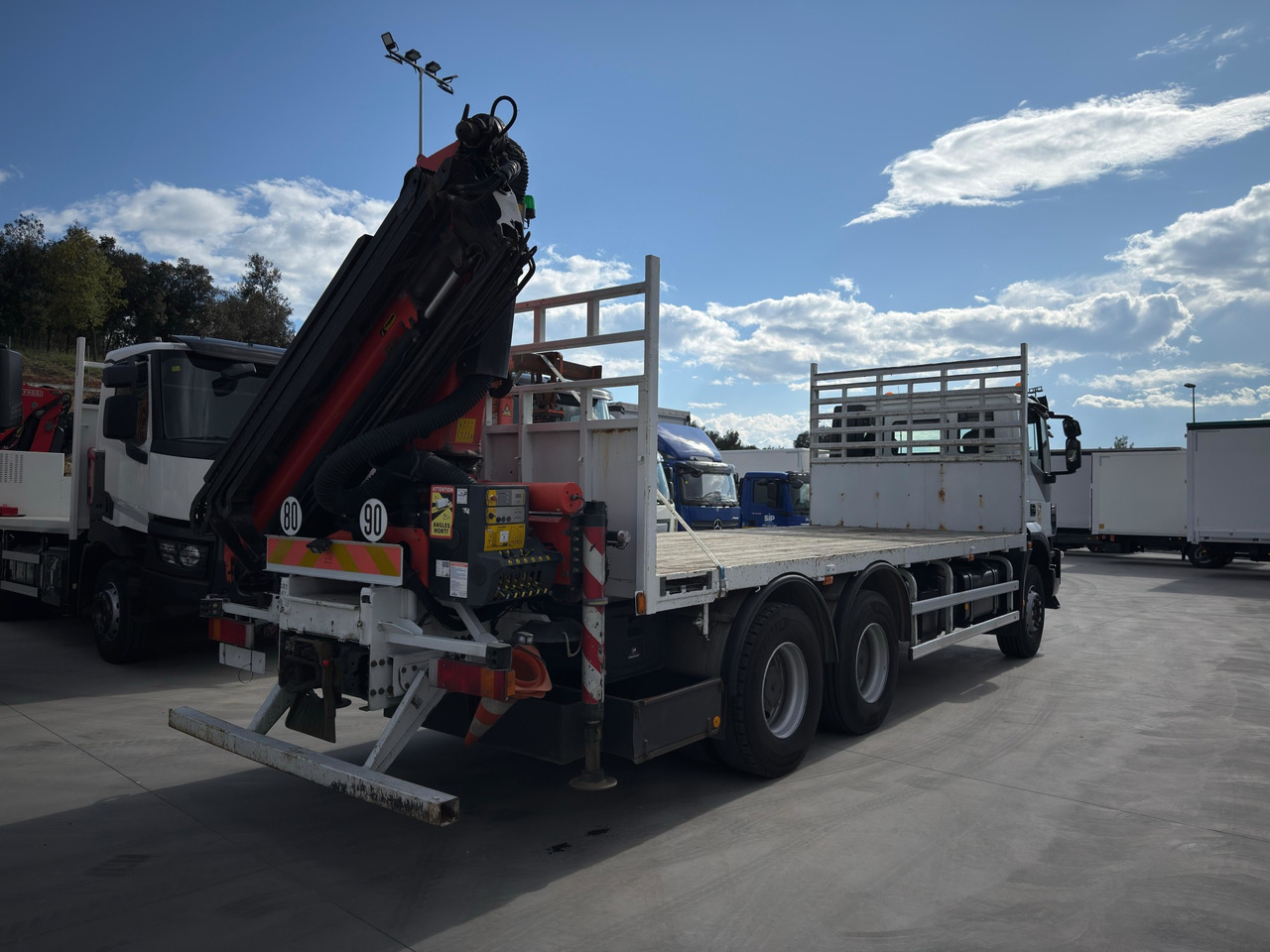 IVECO AD260T45 Trakker E6 (Platform) - Pritsche LKW, Autokran: das Bild 2 IVECO AD260T45 Trakker E6 (Platform) - Pritsche LKW, Autokran: das Bild 2