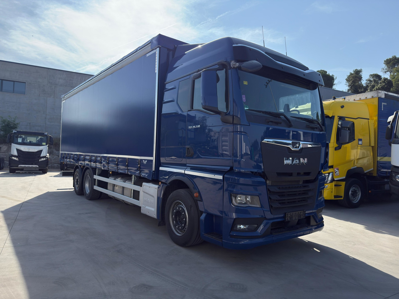 MAN 26.510 TGX E6 (Tauliner) - Plane LKW: das Bild 2 MAN 26.510 TGX E6 (Tauliner) - Plane LKW: das Bild 2